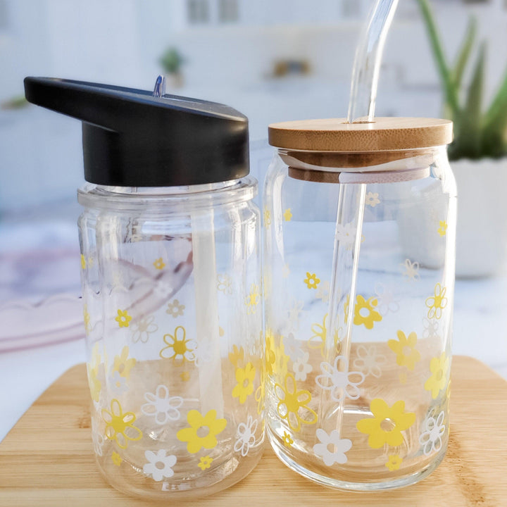 Daisy Cup - Springtime Flowers Glass Can Cup - Flower Glass for Iced Coffee Lover - Outdoor Patio Drinkware for Parties - Gift for Friend